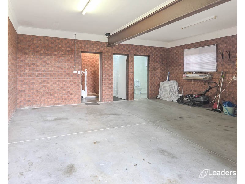 111 THIRD AVENUE, Rosebud VIC 3939