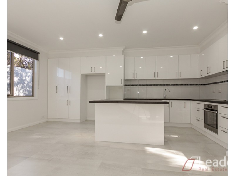 2/51 Wadham Parade, Mount Waverley VIC 3149