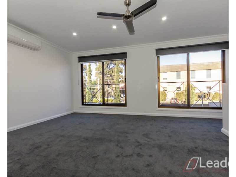 2/51 Wadham Parade, Mount Waverley VIC 3149