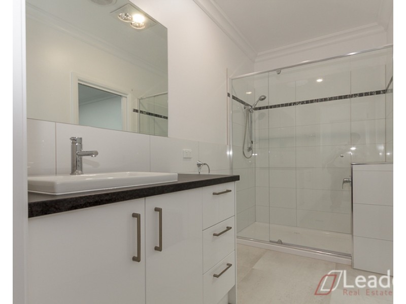 2/51 Wadham Parade, Mount Waverley VIC 3149