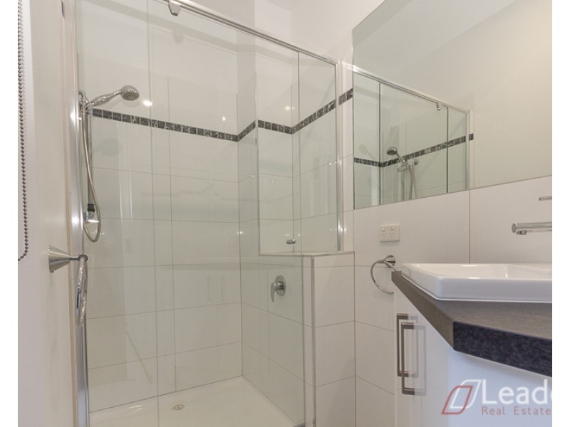 2/51 Wadham Parade, Mount Waverley VIC 3149