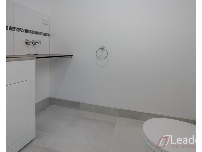 2/51 Wadham Parade, Mount Waverley VIC 3149