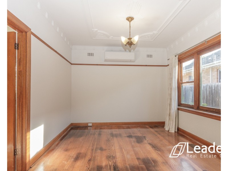 8 BURNS AVENUE, Murrumbeena VIC 3163