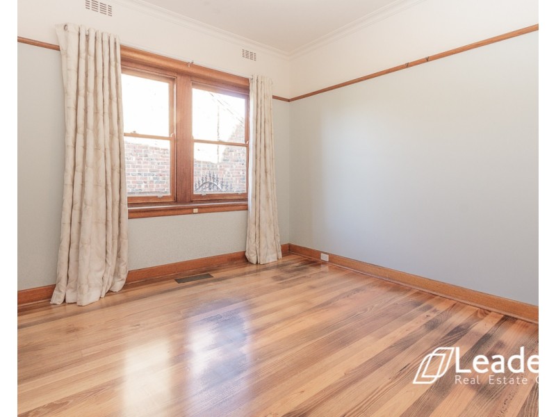 8 BURNS AVENUE, Murrumbeena VIC 3163