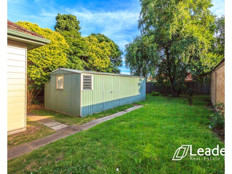 8 BURNS AVENUE, Murrumbeena VIC 3163
