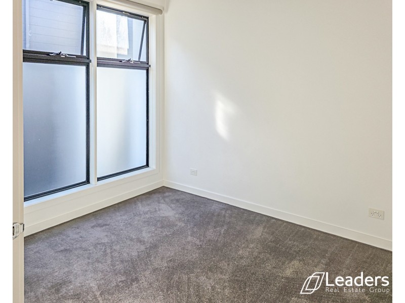 10 TEA TREE LANE, Burwood VIC 3125