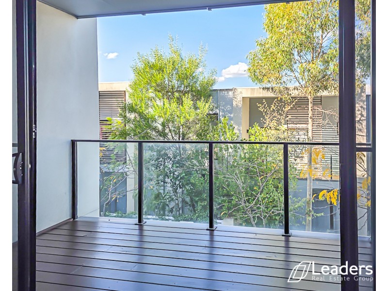 10 TEA TREE LANE, Burwood VIC 3125