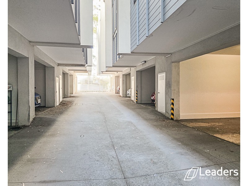 10 TEA TREE LANE, Burwood VIC 3125