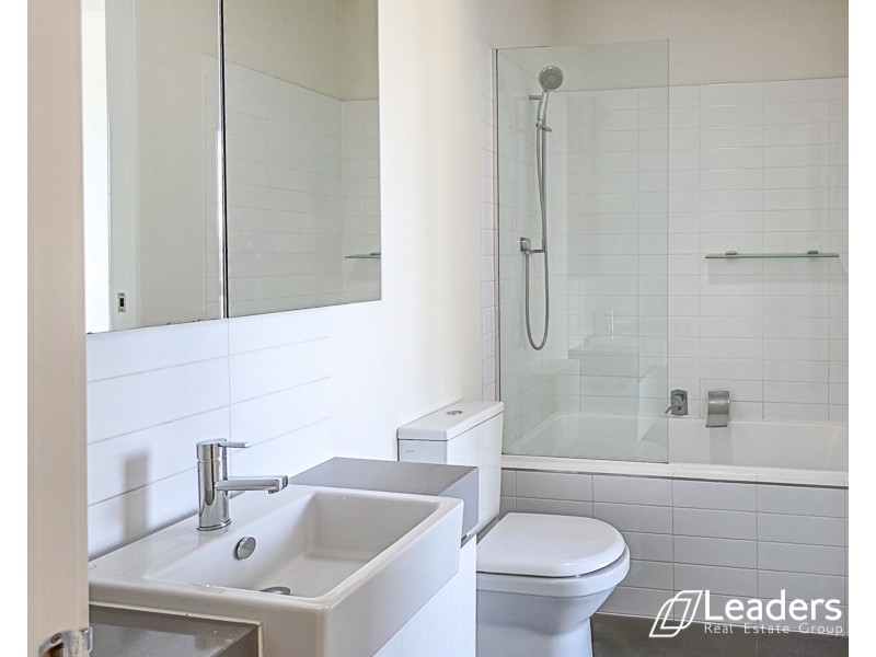 10 TEA TREE LANE, Burwood VIC 3125