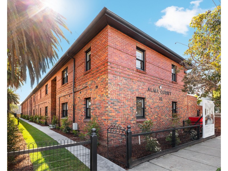 2/18 Duke Street, St Kilda VIC 3182