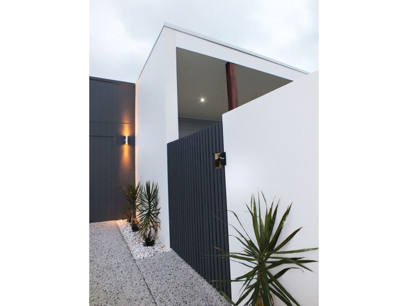 Unit 2/2 corner of Deepwater Close and Birdwing Avenue, Bli Bli QLD 4560