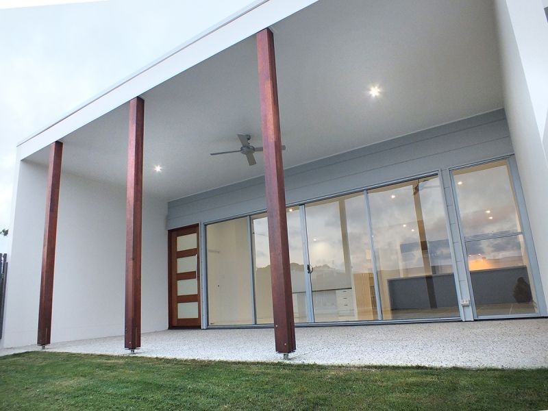 Unit 2/2 corner of Deepwater Close and Birdwing Avenue, Bli Bli QLD 4560