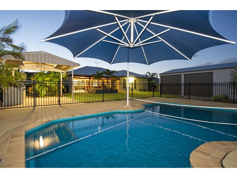 15 Reinaerhoff Crescent, Glen Eden QLD 4680