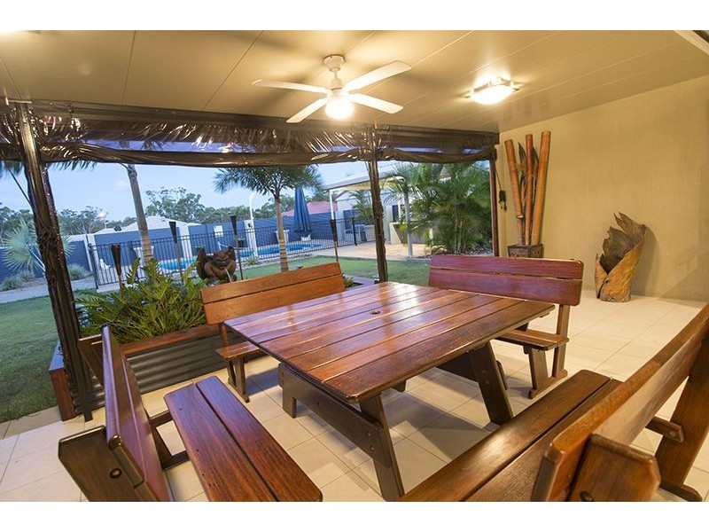 15 Reinaerhoff Crescent, Glen Eden QLD 4680