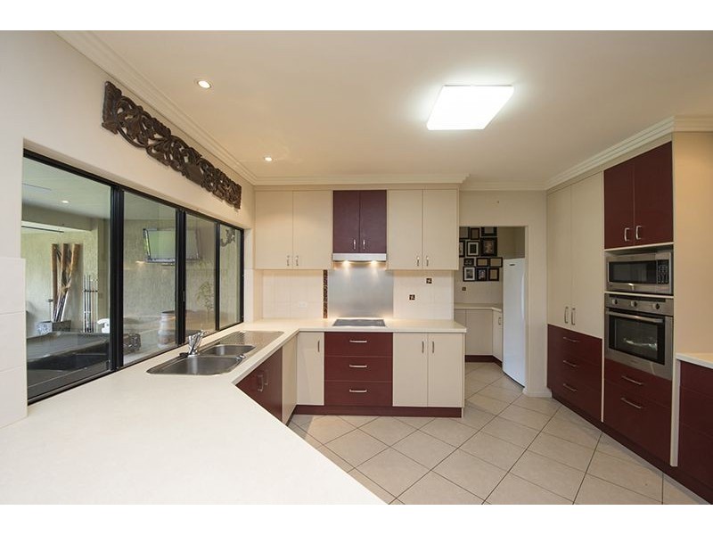 15 Reinaerhoff Crescent, Glen Eden QLD 4680