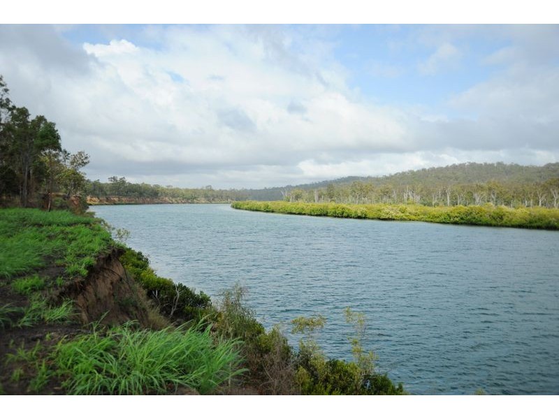 100 Lagoon Road, Beecher QLD 4680