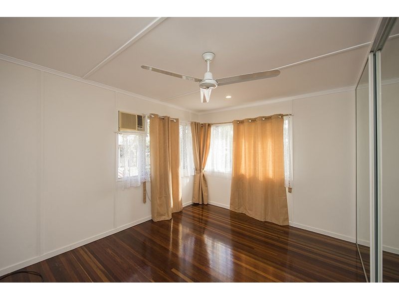 33 Mellefont Street, West Gladstone QLD 4680