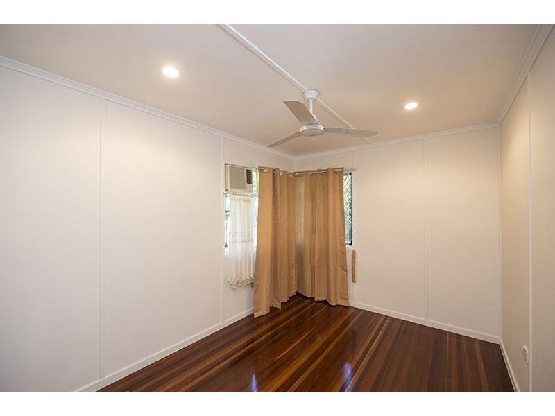 33 Mellefont Street, West Gladstone QLD 4680