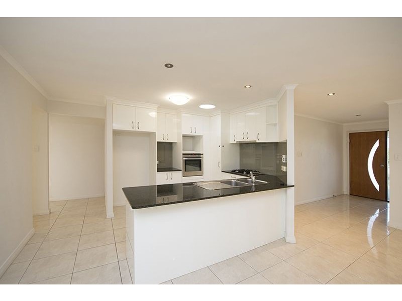 5 Billabong Drive, Glen Eden QLD 4680