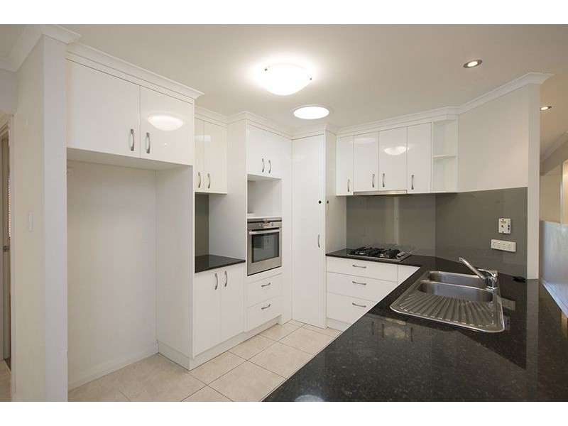 5 Billabong Drive, Glen Eden QLD 4680