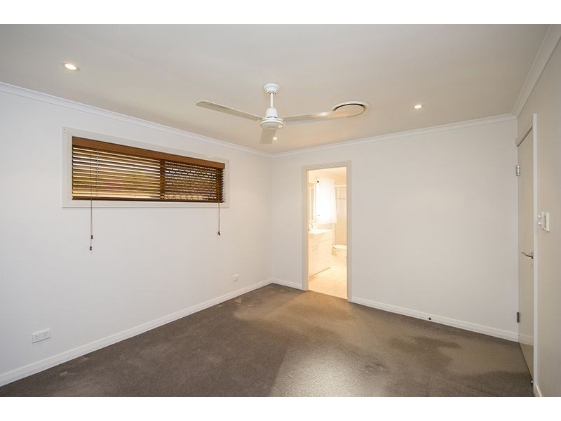 5 Billabong Drive, Glen Eden QLD 4680