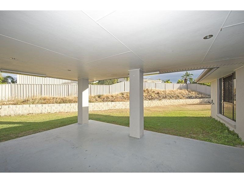 5 Billabong Drive, Glen Eden QLD 4680