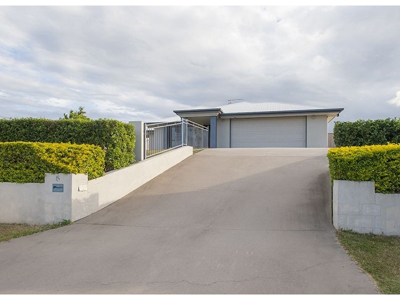 5 Billabong Drive, Glen Eden QLD 4680