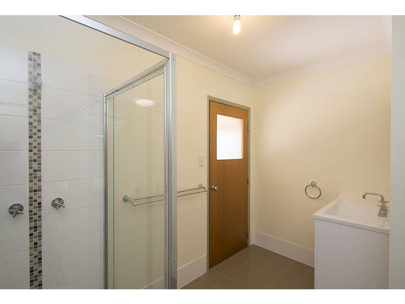 4 Ashbrook Court, New Auckland QLD 4680