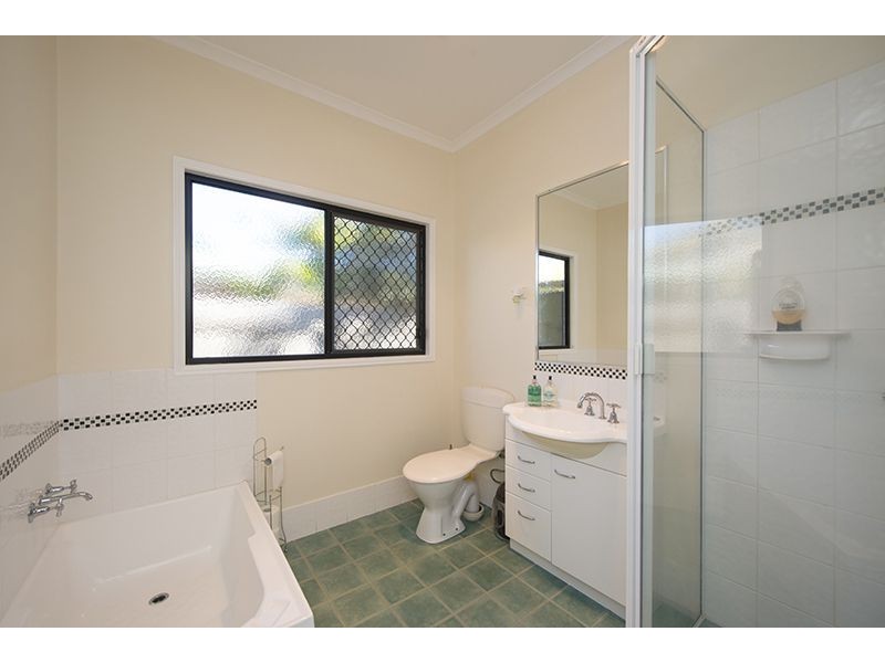 17 Katrina Boulevard, New Auckland QLD 4680