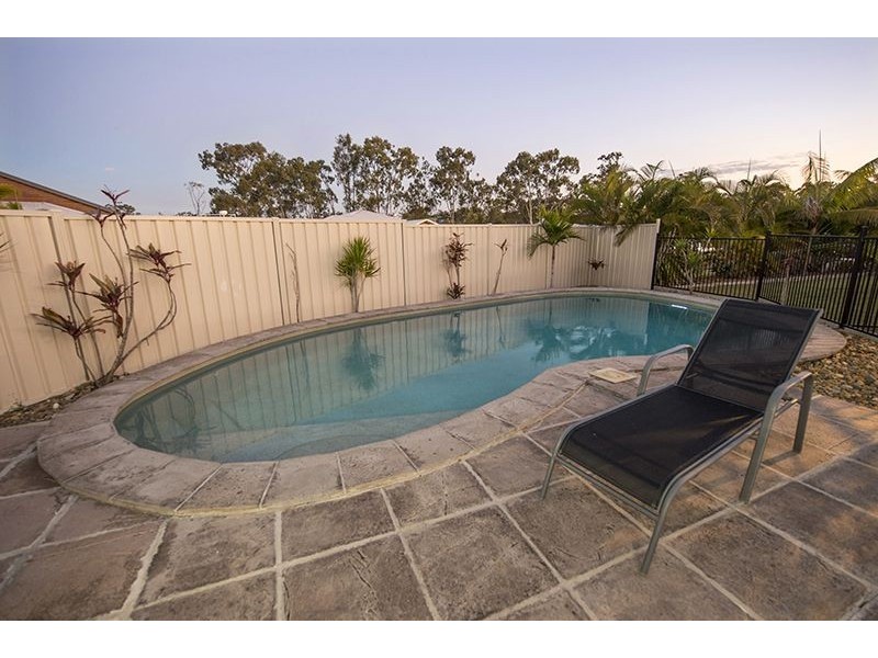 8 Schooner Street, Tannum Sands QLD 4680