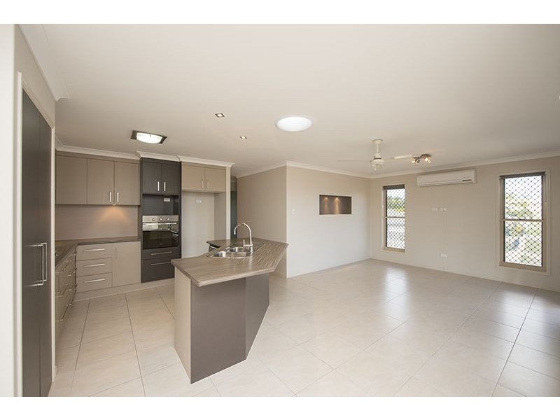 11 Julius Crescent, Clinton QLD 4680