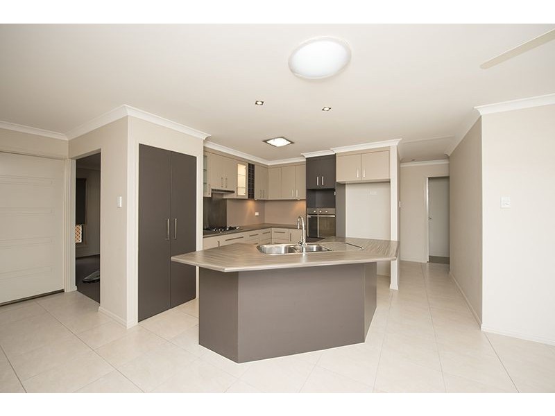 11 Julius Crescent, Clinton QLD 4680