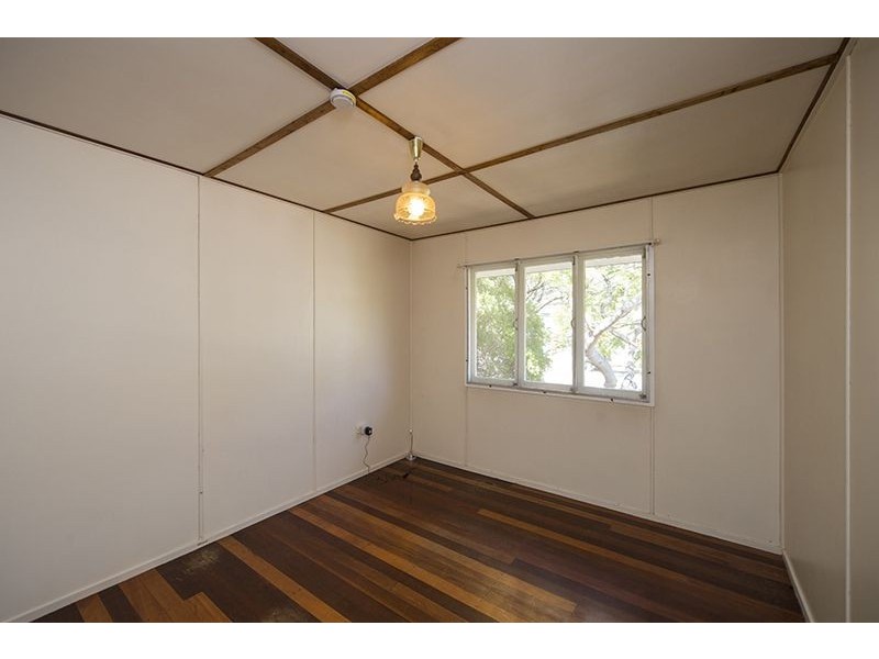 6 Carron Street, West Gladstone QLD 4680