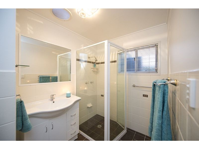 4 Fry Street, West Gladstone QLD 4680