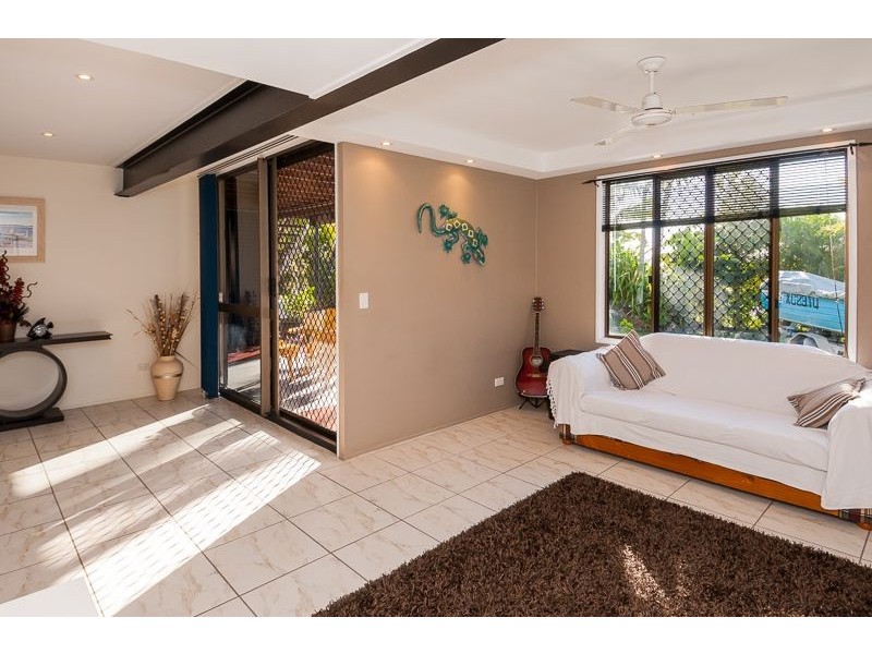 1 St Clements Close, Telina QLD 4680