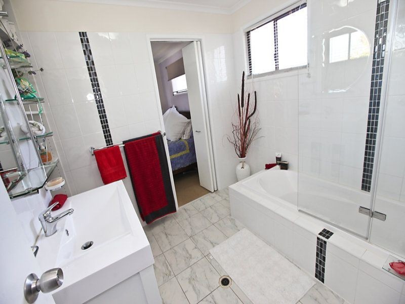 1 St Clements Close, Telina QLD 4680