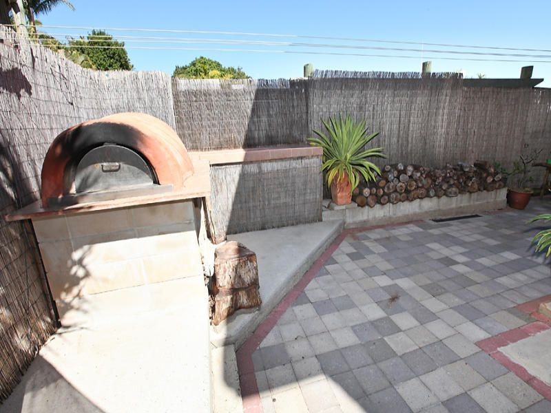 1 St Clements Close, Telina QLD 4680