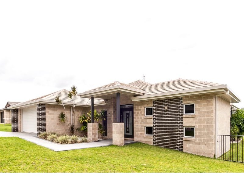 12 GRASSTREE CRESCENT, Kirkwood QLD 4680