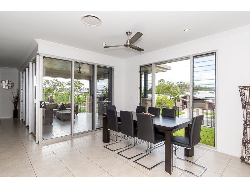 12 GRASSTREE CRESCENT, Kirkwood QLD 4680