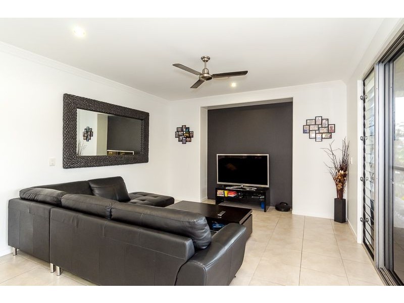12 GRASSTREE CRESCENT, Kirkwood QLD 4680
