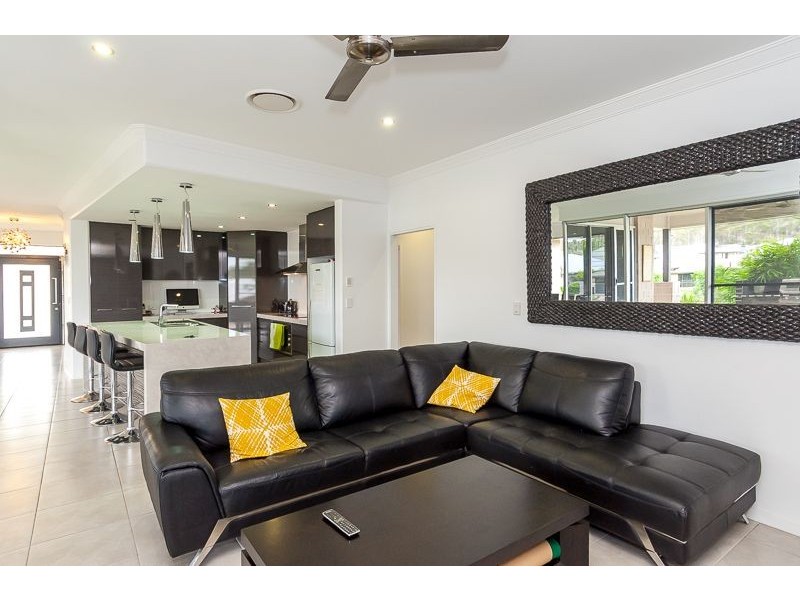 12 GRASSTREE CRESCENT, Kirkwood QLD 4680