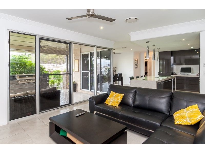 12 GRASSTREE CRESCENT, Kirkwood QLD 4680