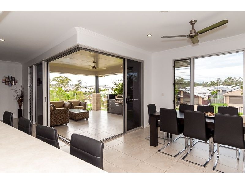 12 GRASSTREE CRESCENT, Kirkwood QLD 4680