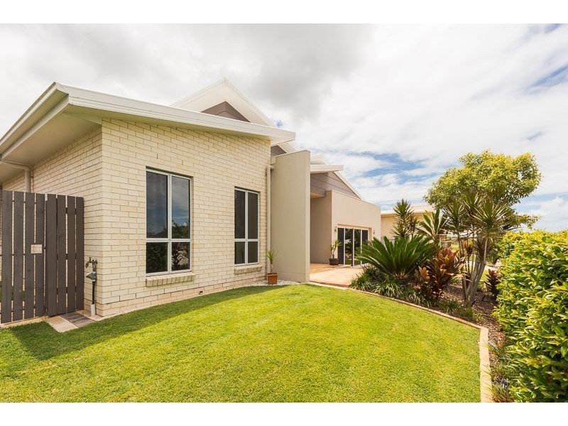 6 Grasstree Crescent, Kirkwood QLD 4680