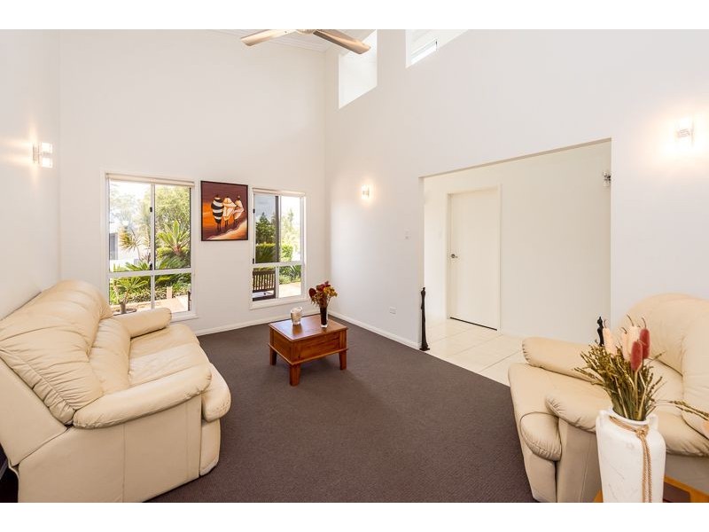 6 Grasstree Crescent, Kirkwood QLD 4680