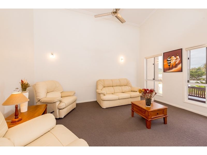 6 Grasstree Crescent, Kirkwood QLD 4680