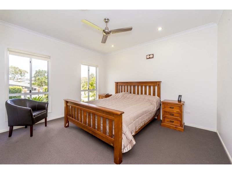6 Grasstree Crescent, Kirkwood QLD 4680