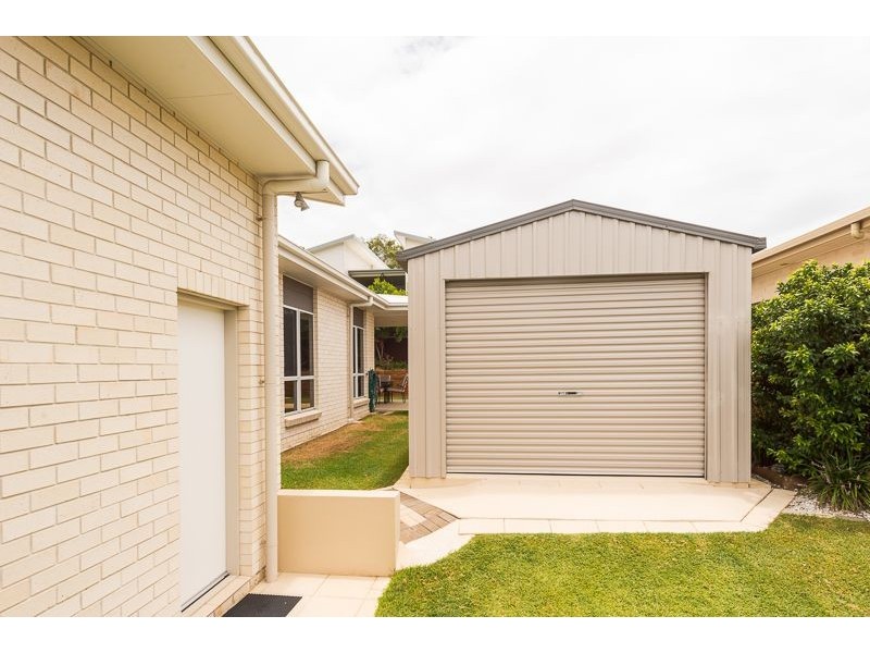 6 Grasstree Crescent, Kirkwood QLD 4680