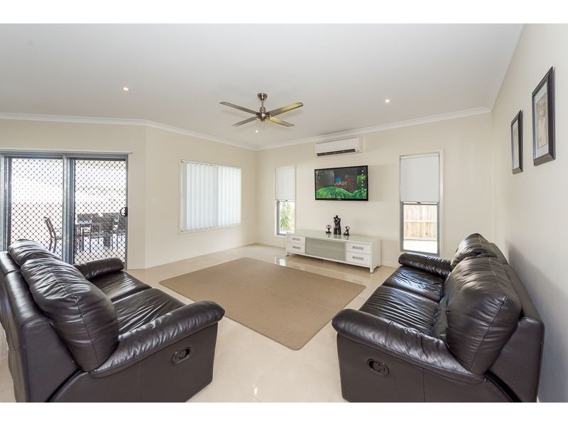 5 Palmerston court, New Auckland QLD 4680