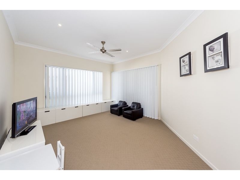 5 Palmerston court, New Auckland QLD 4680